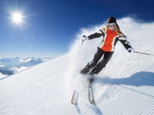 Kiváló téli és természeti sport a síelés. Csatold a lécet!