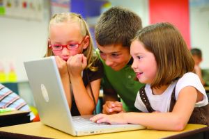Tarol a magyar módszer: az USA-ban ezzel a módszerrel tanítják programozni a gyerekeket